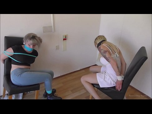 ❤️ מכורה / קשורה וסתומה / עלמה במצוקה ❤ פורנו ב-iw.villagesexvideos.ru ❌